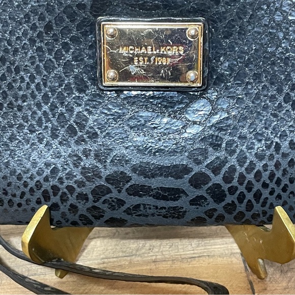 Michael Kors snakeskin embossed black wristlet with gold hardware - Picture 4 of 5